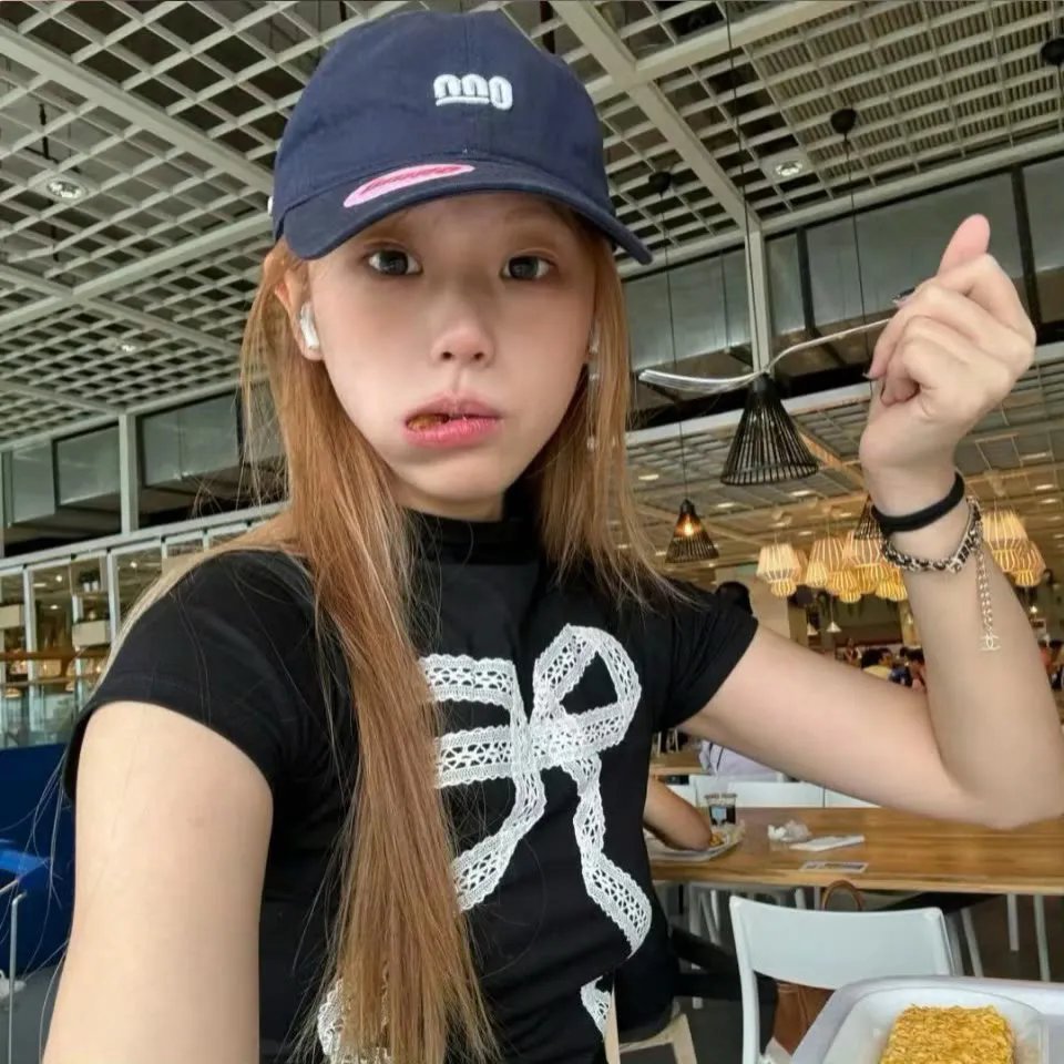 10号舱里的女人
